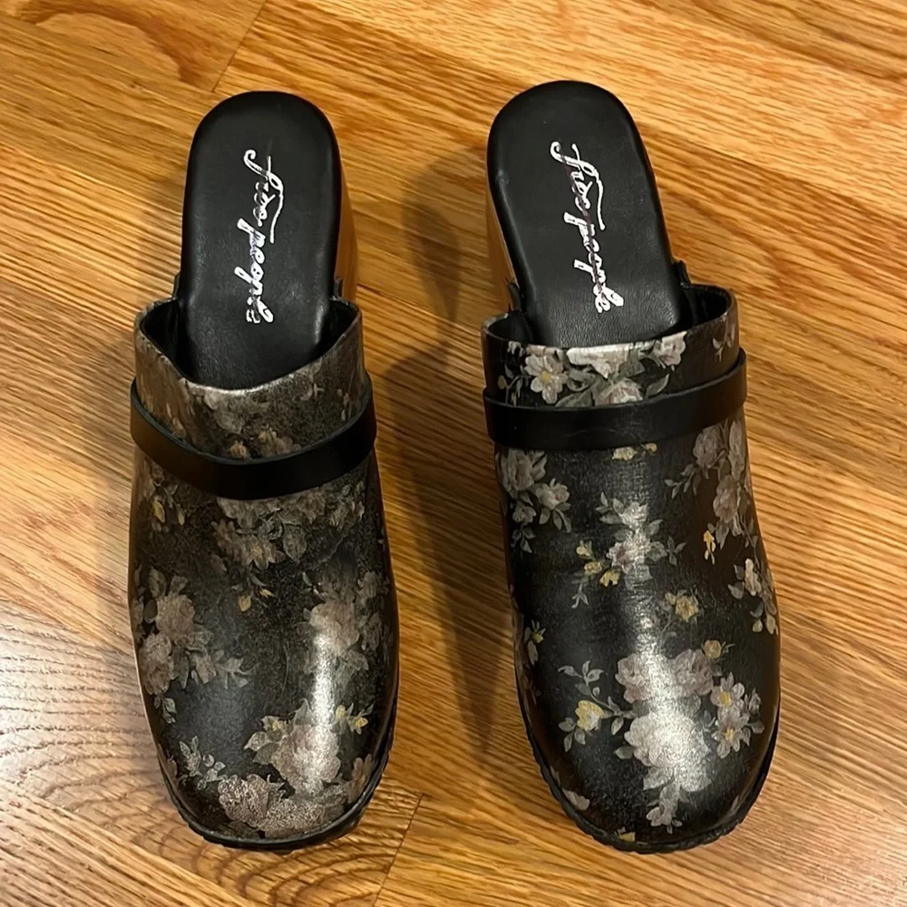 New Free People Calabasas Clogs Black Floral. - Picture 4 of 16